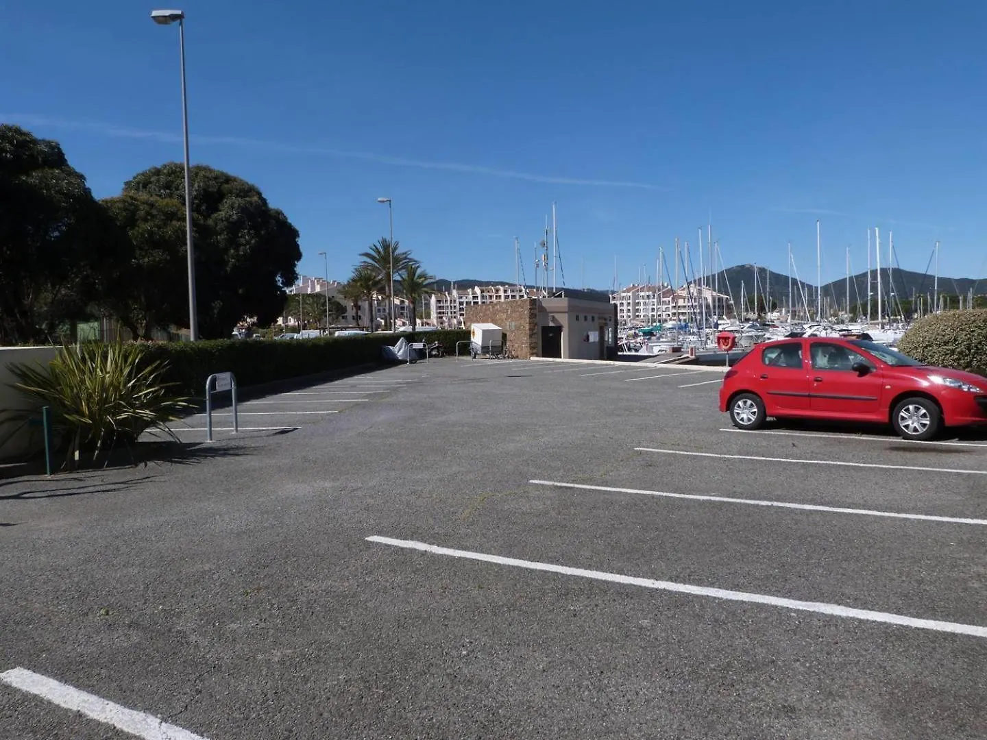 Marcogvoile - Golfe De Saint-Tropez - Agreable T2 Cabine Avec Vue Sur La Marina Cogolin Apartment